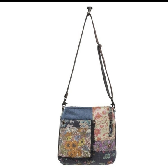 NWT Myra Shoulder Bag - Picture 3 of 7